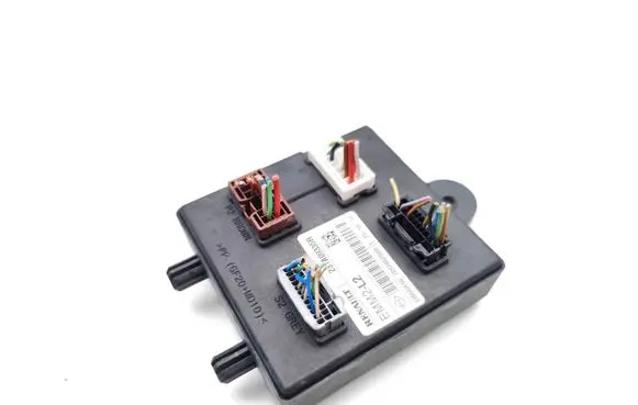 Dacia Duster Power management control unit 231A09335R 505532F00 7892802588