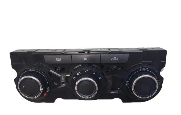 Skoda Octavia Mk2 (1Z) Climate control unit 3T0820047M 5HB00975230