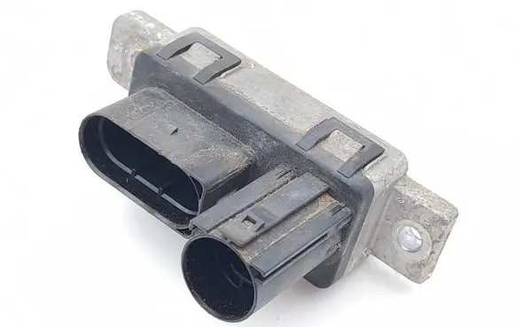 Land Rover Range Rover Evoque L551 Glow plug pre-heat relay GX7312B533AF 0281003221