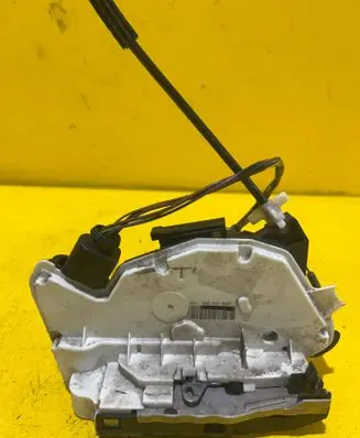 Skoda Fabia Mk2 (5J) Rear door lock 5N839016F