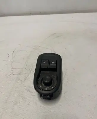 Wing mirror switch