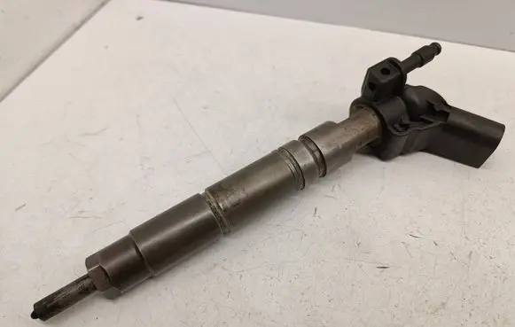 Fuel injector