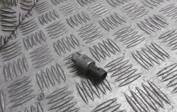 Fiat Stilo Air conditioning (A/C) pressure sensor 51713182