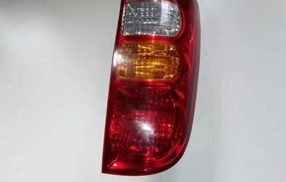 Toyota Hilux (AN10, AN20, AN30) Rear/tail lights 7124