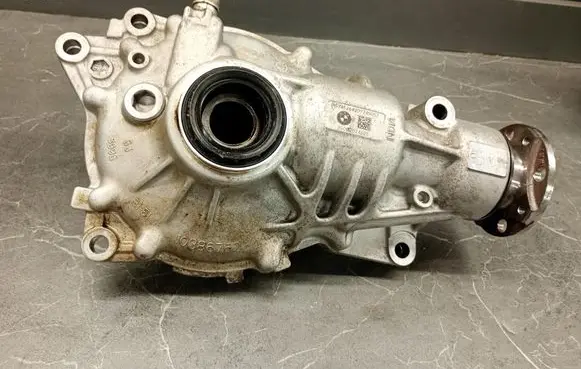BMW X3 G01 Front differential 10386762
