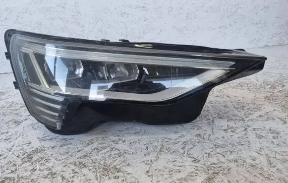 Audi e-tron Headlight/headlamp 4ke941040