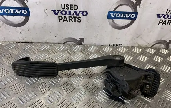 Volvo S60 Accelerator throttle pedal 30636004