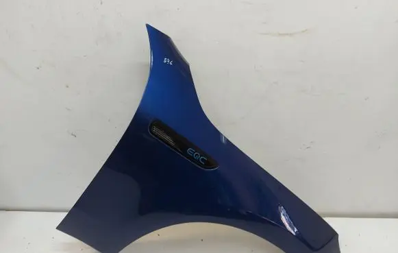 Mercedes-Benz EQC Fender 