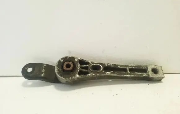 Volkswagen PASSAT B6 Engine mount bracket 3C0199855A