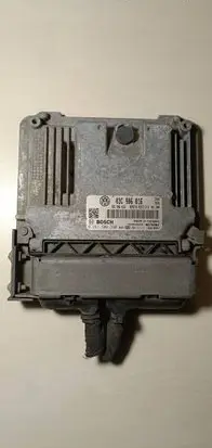 Volkswagen Golf VI Engine control unit/module 03C906016 0261S04390