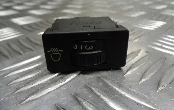 Peugeot 407 Headlight level adjustment motor 