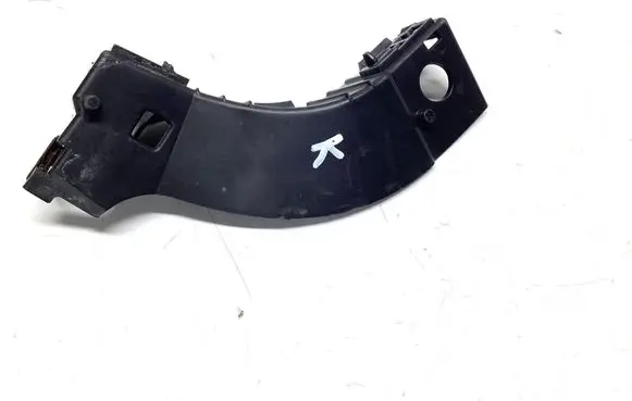 Front bumper mounting bracket