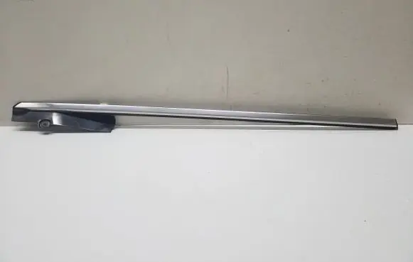 Chrysler Town u0026 Country V Rear side glass trim 6917A