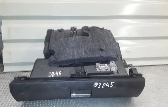 Mercedes-Benz B W245 Glove box