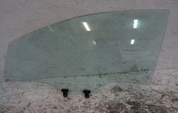 KIA Rio Front door window glass four-door