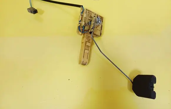 Volkswagen Touareg I Fuel level sensor 7L6919673B