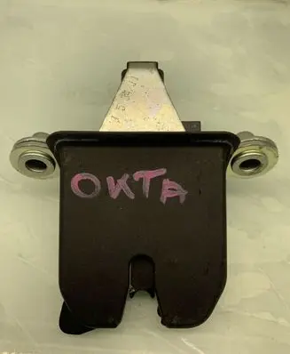 Skoda Octavia Mk2 (1Z) Tailgate/trunk/boot lock/catch/latch 1Z5827501E
