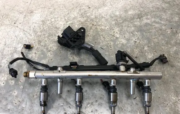 Audi A4 S4 B8 8K Fuel main line pipe 06K133317C 06K906036