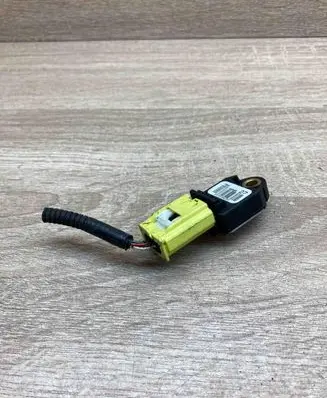 Toyota Auris 150 Airbag deployment crash/impact sensor 8983102060 USED