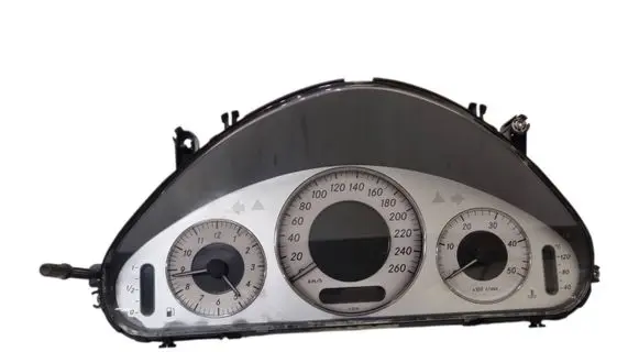 Mercedes-Benz E W211 Speedometer (instrument cluster) A2115405747