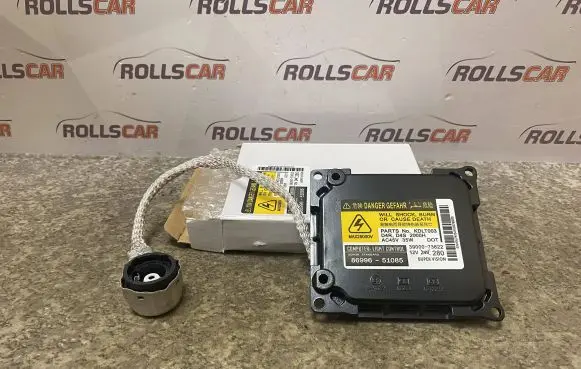 Toyota Avensis T270 Xenon control unit/module 8699651085 3900073622