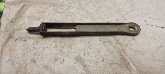 Audi A8 S8 D2 4D Front strut bar 4D0412395B