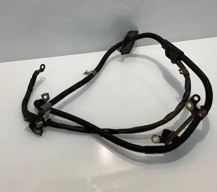 Mercedes-Benz C W204 Positive cable (battery) A2075400010 2075400010