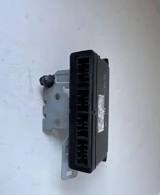 Subaru Forester SH Comfort/convenience module 88281SC230 X1T22573M 97RI010625
