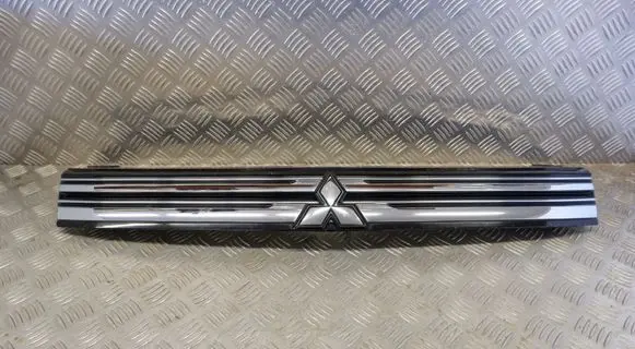 Mitsubishi Outlander Front grill 7450A862 7450A643