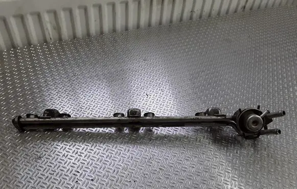 Volkswagen PASSAT B5 Fuel main line pipe 071133317