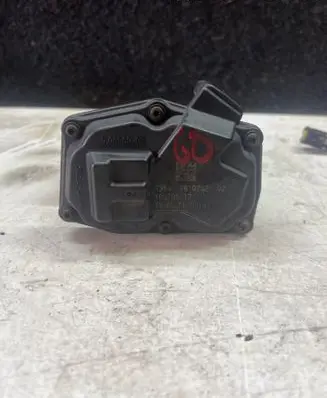 BMW 3 E90 E91 Throttle valve 7810752 10378517