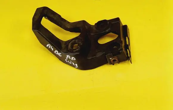 Fender mounting bracket
