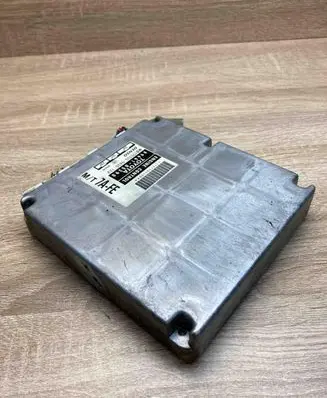 Toyota Avensis T250 Engine control unit/module ECU 8966105390 MB1757009400