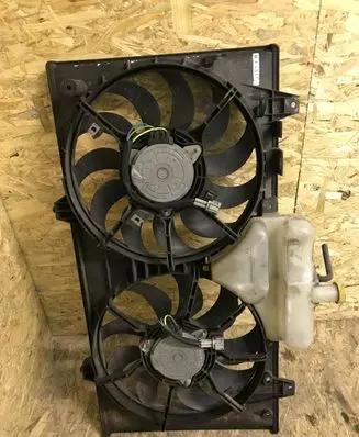 Mazda 6 Radiator cooling fan shroud
