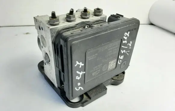 Volkswagen Golf VII ABS Pump 5Q0907379S 5Q0614517R