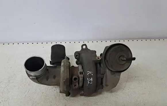 Toyota Avensis T250 Turbo 172010R040