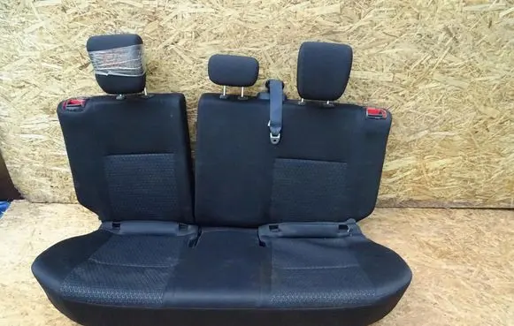Suzuki Swift II Rear seat 