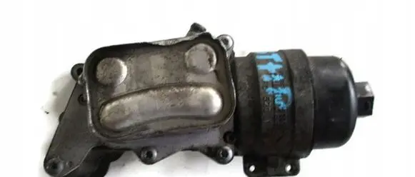 Peugeot 207 Oil filter mounting bracket