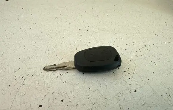 Opel Vivaro Ignition key/card