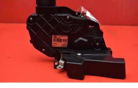 Volvo S40, V40 Front door lock 31253673