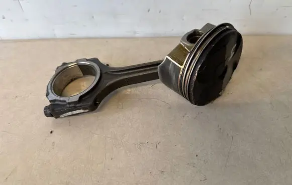 Ford Mustang VI Piston with connecting rod M174t5c