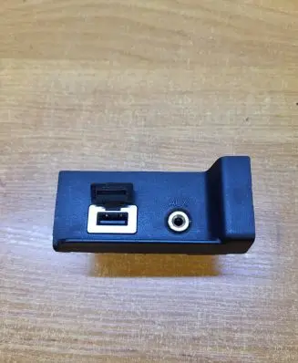 Volvo V60 AUX in-socket connector 31285608 TVHYB1