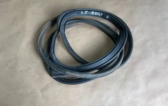 Opel Agila A Rubber seal rear door 