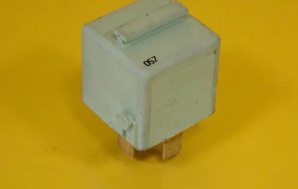 BMW 3 E46 Other relay 8373700