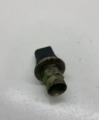 Volkswagen Golf IV Air conditioning (A/C) pressure sensor 1J0959126