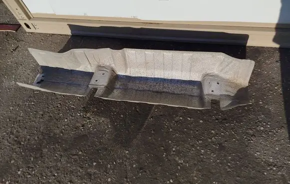 Exhaust heat shield