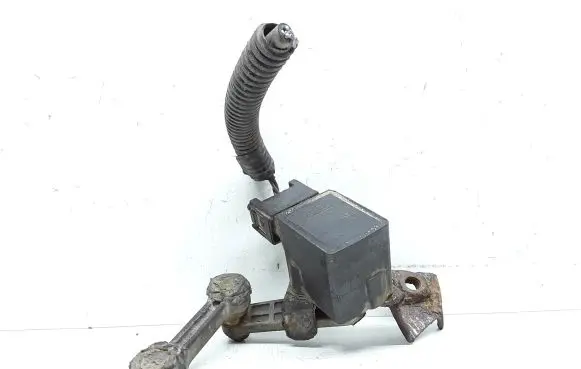 Headlight/headlamp level sensor