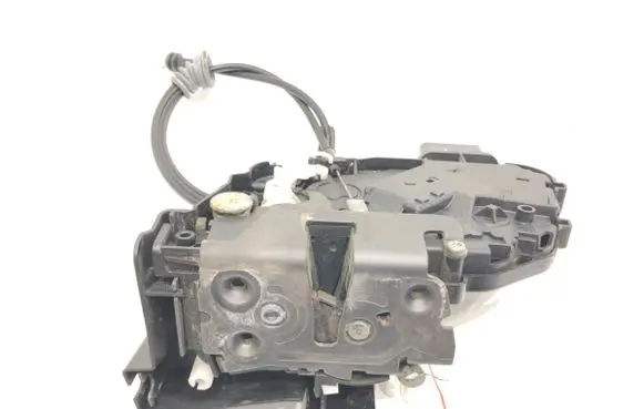 Volvo V50 Front door lock 30753658