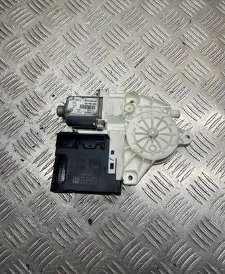 Volkswagen Jetta VI Front door window regulator motor 3C0959792H BRF001 C64308100