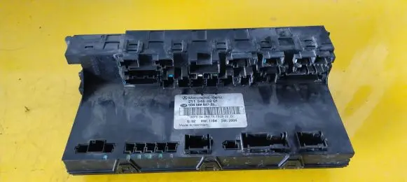 Mercedes-Benz E W211 Fuse module 2115454901 5DK00804725